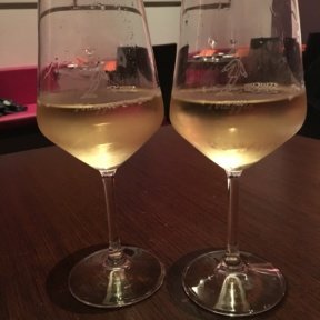 Two glasses of wine from Il Viaggio